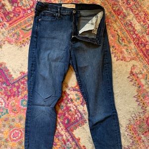 GAP// Women’s True Skinny High Rise Jeans// 31